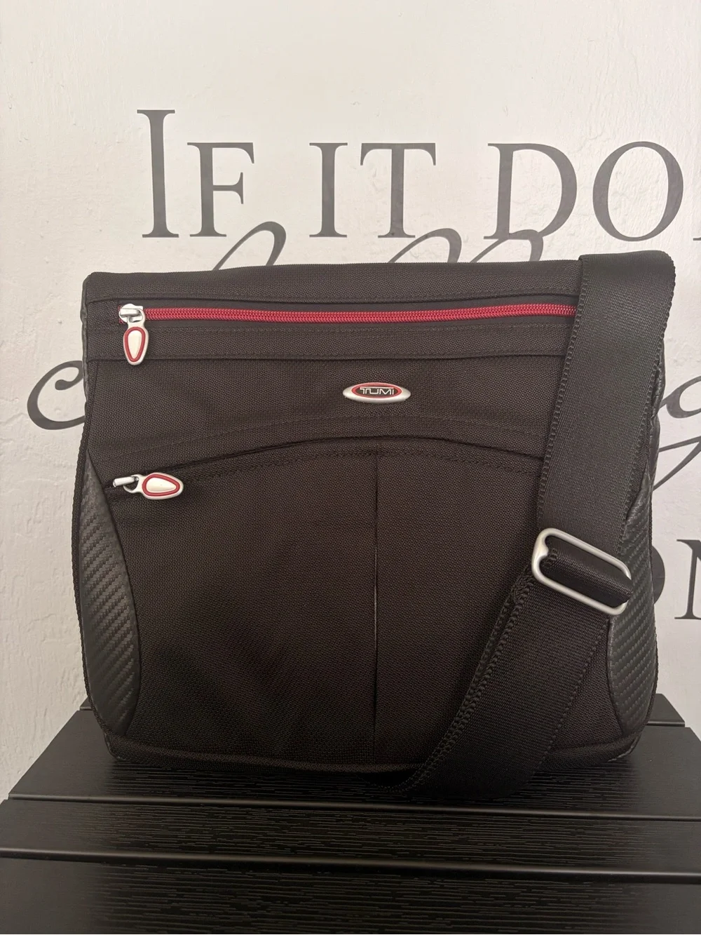 EUC Tumi Black & Red Nylon Crossbody Travel Bag Messenger Pack